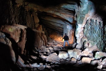 海上仙女洞穴(Cave of the Nymphs)